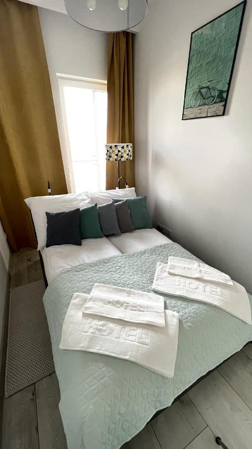 Prymasa Tysiaclecia 83a By Aparthouse Apartment *